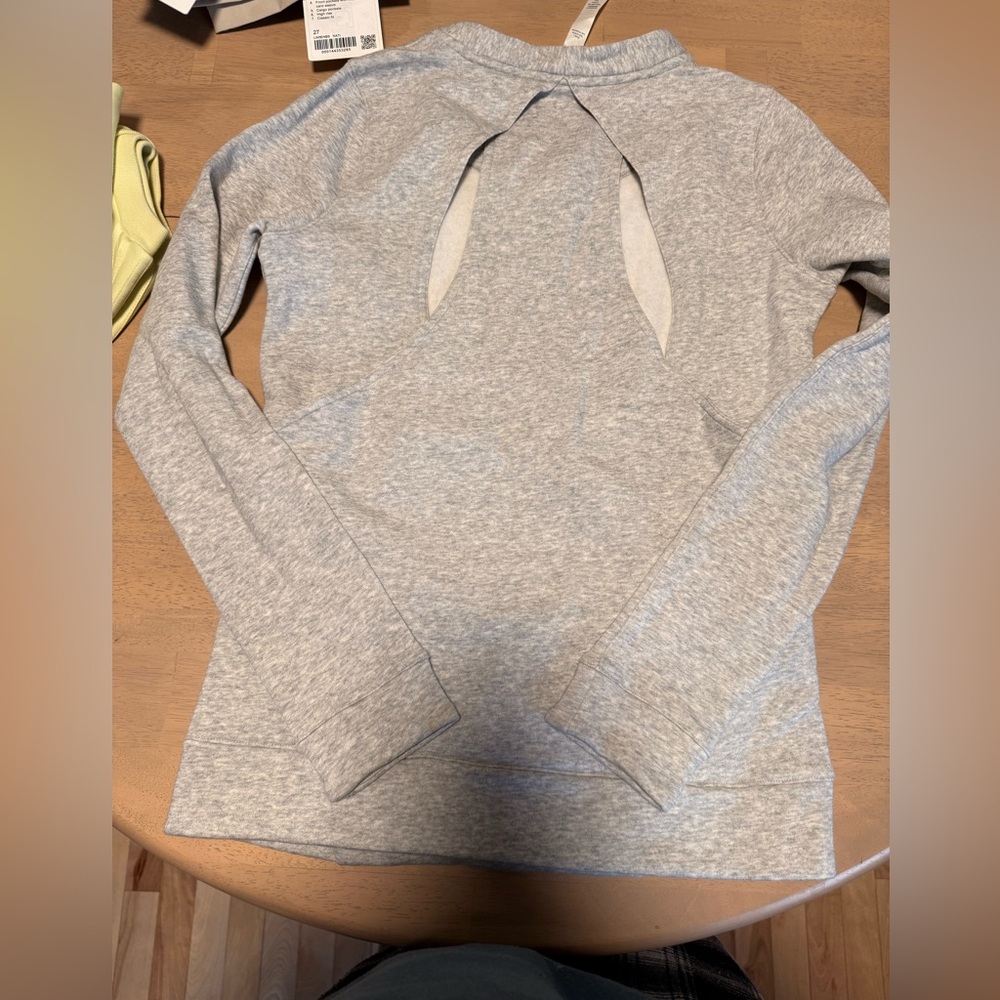 Lululemon Women's Gray Pullover Keyhole Back Sweatshirt
